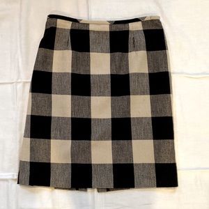 Cotton blend lined, knee length checkered skirt, Black & Cream colored, Size 8